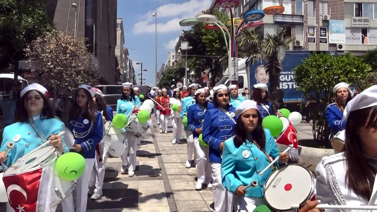 Avcılar&rsquo;da bandolu &ldquo;Sigarayı bırak&rdquo; &ccedil;ağrısı