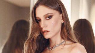 Serenay Sarıkaya'nın göbeği açık sokak stili sosyal medyayı salladı! Pembeler içinde paylaştı