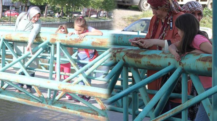 Konya'da ilgin&ccedil; g&ouml;r&uuml;nt&uuml;ler! Kanal kenarına gelen durup izliyor