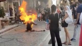 Galata Kulesi önünde tekbir getirerek kendini yaktı! Etrafındakiler söndürmek yerine selfie çekmeye çalıştı