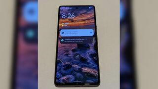 Google'ın yeni telefonu daha tanıtılmadı ama birileri prototipini satışa sundu! Şimdi ne olacak?