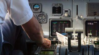 Seyir halindeki uçakta şoke eden olay! Pilot uyuyakalınca ortalık karıştı