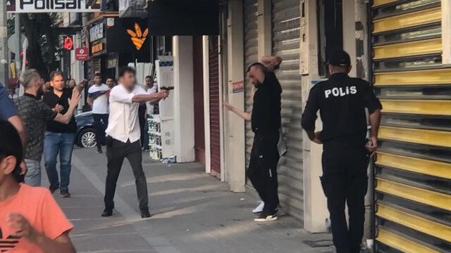 Bursa'da kız arkadaşını rehin alan şüpheliyi vurmuştu! Komiser Bacaksız'dan tutuklandığı iddiasına açıklama