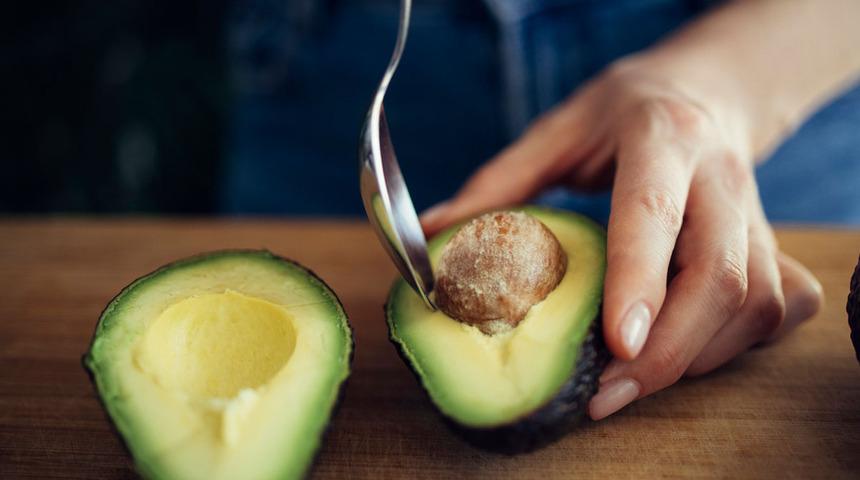 Avokadoyu bu yöntemle saklıyorsanız... Anne karnındaki bebeğe bile zarar veriyor! Avokado kararmadan nasıl saklanır?