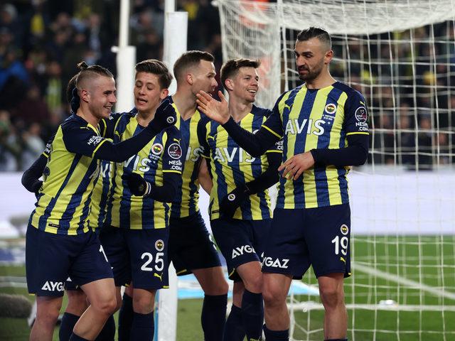 Son dakika: Fenerbahçe'nin Dinamo Kiev maçı kamp kadrosunda sürpriz! Yıldız isim kafileye dahil edilmedi...