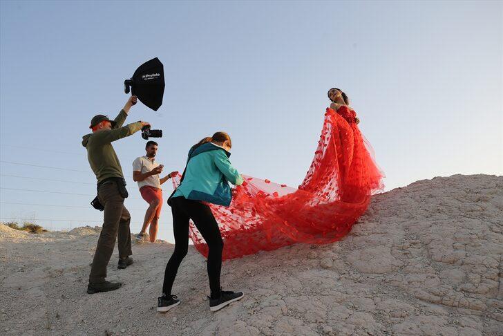 Kapadokya'da yaşayan Ukraynalı fotoğrafçı turistlerin mutlu anlarını ölümsüzleştiriyor G2