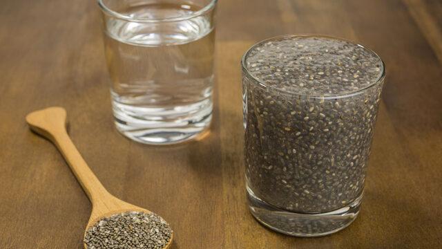 Somondan daha fazla omega 3 var: Chia tohumunu suda bekletip içince ne oluyor?