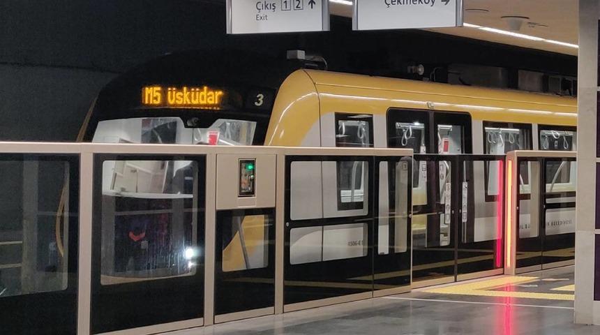 Üsküdar Çekmeköy metrosu çalışıyor mu? Arıza giderildi mi? M5 Üsküdar Çekmeköy metrosu ne zaman düzelecek? 2 Haziran 2022 Perşembe