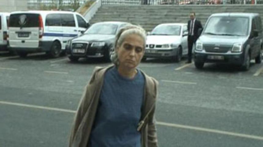 Dehşet evinde kaderine terk edildi