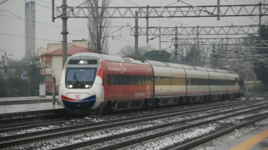 Banliyö tren deneme seferleri başladı