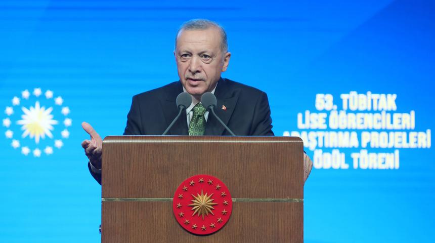 Cumhurbaşkanı Erdoğan duyurdu! Öğrencilere ücretsiz dağıtılacak