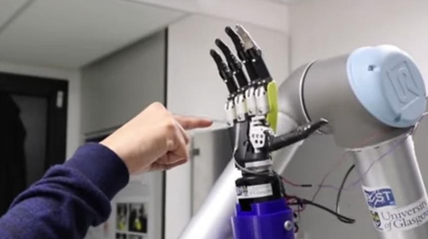 Robotlar yakında acıyı hissedebilir! Gitgide bize benziyorlar