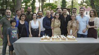 Aziz dizisinden yeni sezon müjdesi! Son set gününde buluştular