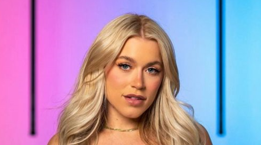 Sosyal medya fenomeni Elle Brooke’un itirafı gündem yarattı! “Tasarım vajinam var”