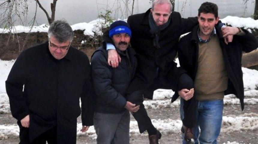 Çamura basmadı kendini kucakta taşıttı