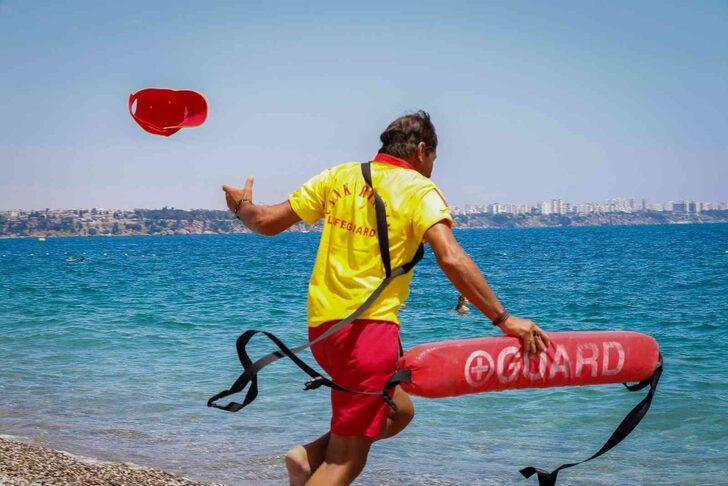 Antalyalı kadın cankurtaranlar sitem etti! "’Dur ben bir boğulayım’ diyenler oluyor" G3