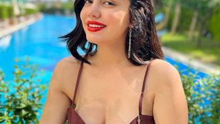 Ece Ronay'dan ilginç paylaşım! Senin metres...