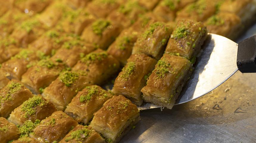Kriz devam ediyor! Fıstıkçılardan baklavacılara tepki