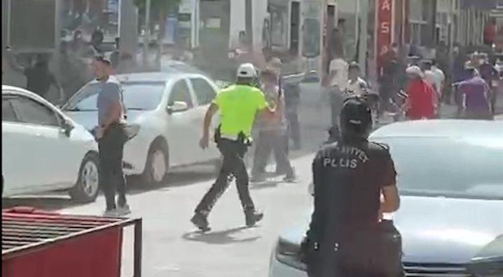 Şehirde hayat durdu! Aşiretler kent meydanında kavga etti: Asker desteğe geldi, esnaf kepenk kapattı, yaralılar var G2