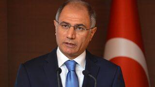 İçişleri Bakanı: Adil Öksüz cep telefonu kullanmıyor