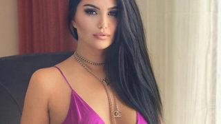 Berdan Mardini'nin eski eşi Fatoş Yelliler göğüs dekoltesini paylaştı! Küçük sansür