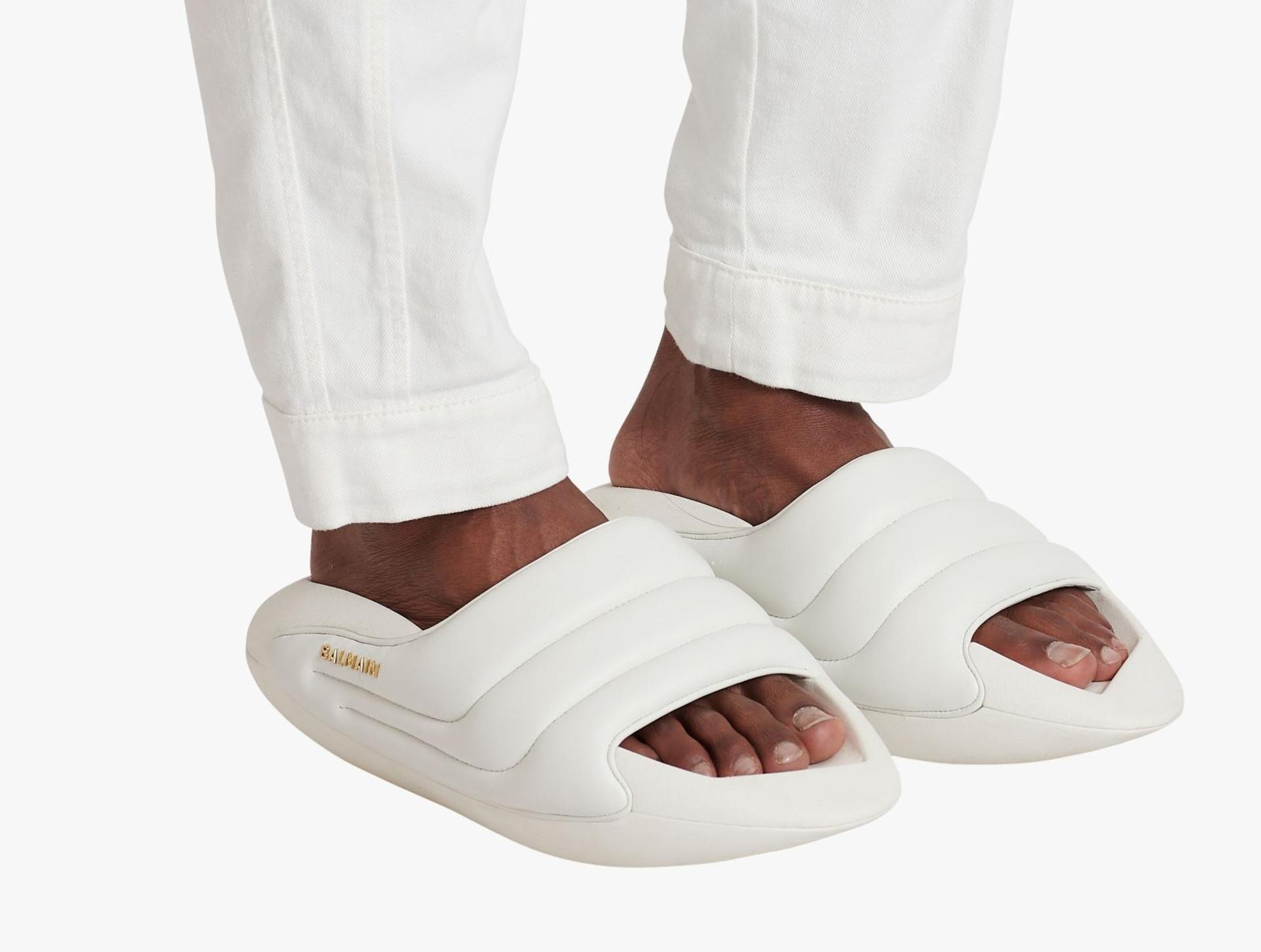 Balmain'in 12.000 TL'ye sattığı terliğe alternatif modeller