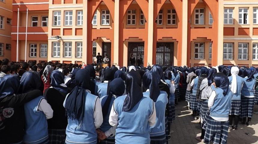 Okullaşma oranı düştü, özel okul ve imam hatip sayısında patlama yaşandı