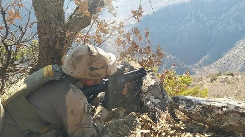 Son dakika: Pen&ccedil;e-Kilit'te 6 PKK'lı etkisiz hale getirildi! 'İnlerini başlarına yıkmaya devam ediyoruz'