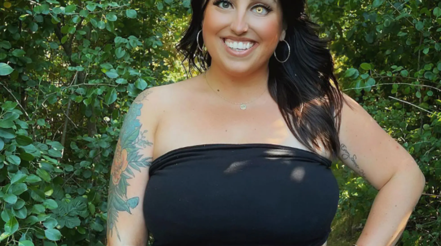 K&uuml;&ccedil;&uuml;k bir parıltıyla başladı! Bebekken g&ouml;z&uuml;n&uuml; kaybetti: Şimdi karanlıkta parlayan bir g&ouml;z&uuml;m var