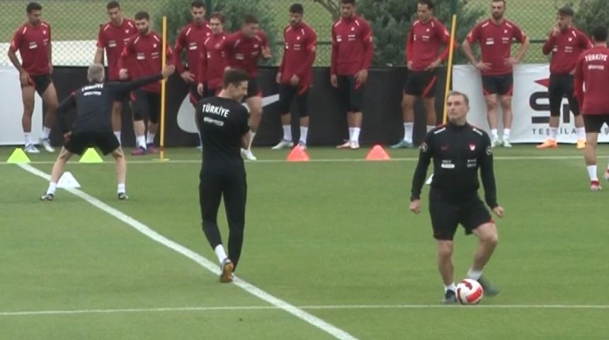 Stefan Kuntz, Serdar Dursun’un penaltı atışını taklit etti