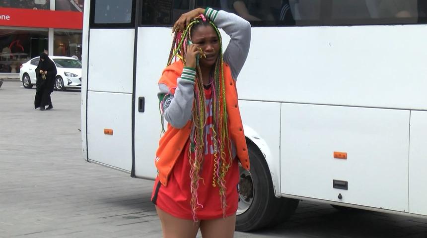 Yer: Esenyurt: Kaçak göçmen denetiminde ilginç anlar! Numara yapanlar, kaçanlar, ağlayanlar...