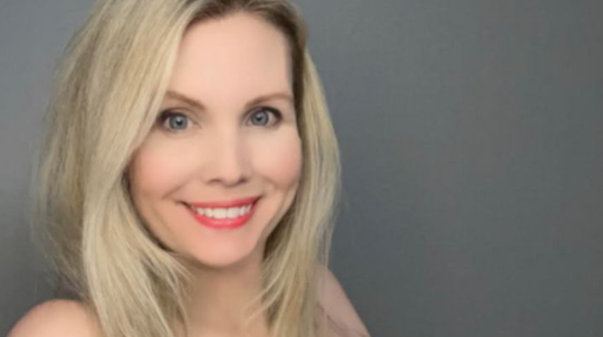 “Aynı anda iki hayat yaşıyorum” dedi! Yetişkin film yıldızı kilise üyesi olduğunu açıklayınca tartışmanın fitilini ateşledi