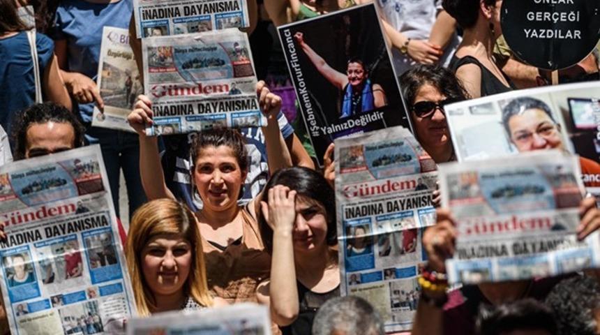 &Ouml;zg&uuml;r G&uuml;ndem, &lsquo;ter&ouml;r &ouml;rg&uuml;t&uuml; propagandası yaptığı&rsquo; iddiasıyla kapatıldı