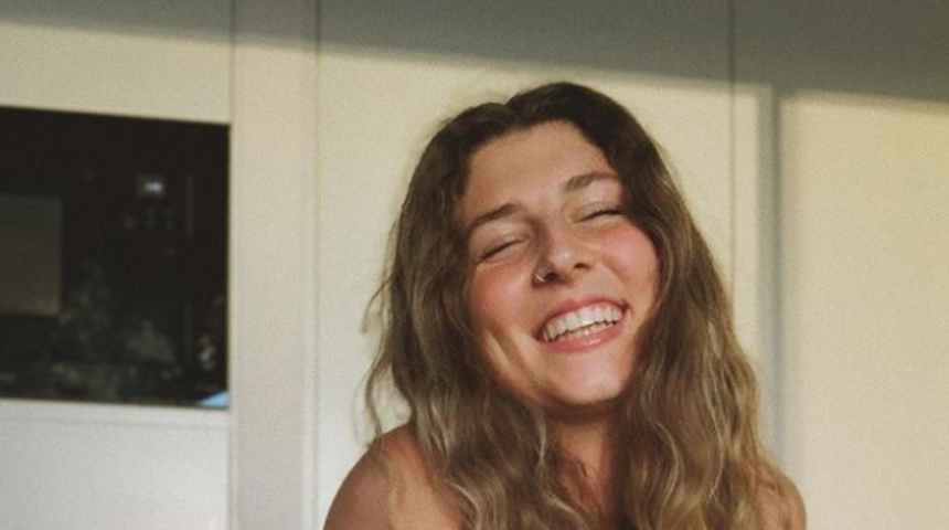 Sosyal medya fenomeni Aimee, yaza hazır olduğunu takipçilerine gösterdi! Vücut kıllarını gururla sergiledi