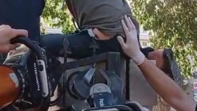 Evinin bahçesindeki duvara tırmandı! Korkunç olay, kalçasına saplandı