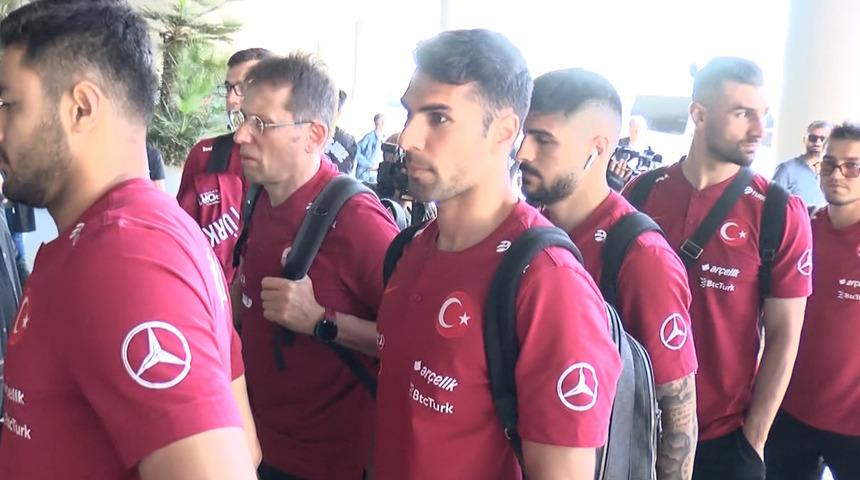 A Milli Futbol Takımı, Litvanya'ya gitti