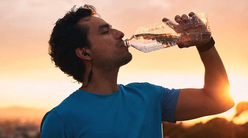 Sakın bu şekilde kullanmayın! İçiyorsunuz ama kanser riskinizi arttırıyor!