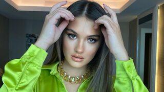 Adı Sevgi'nin Elif'i Gizem Güneş havuz kenarından mayolu poz verdi! 