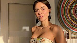 Teknik direktör Volkan Demirel'in eşi Zeynep Sever göğüs dekolteli pozuyla beğeni topladı! Bu güzellik şaka mıdır?