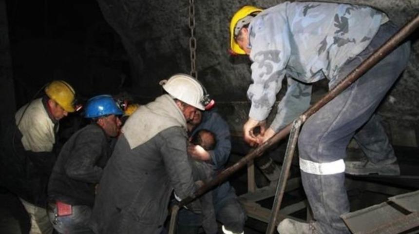 Açlık grevindeki 34 işçi fenalaştı