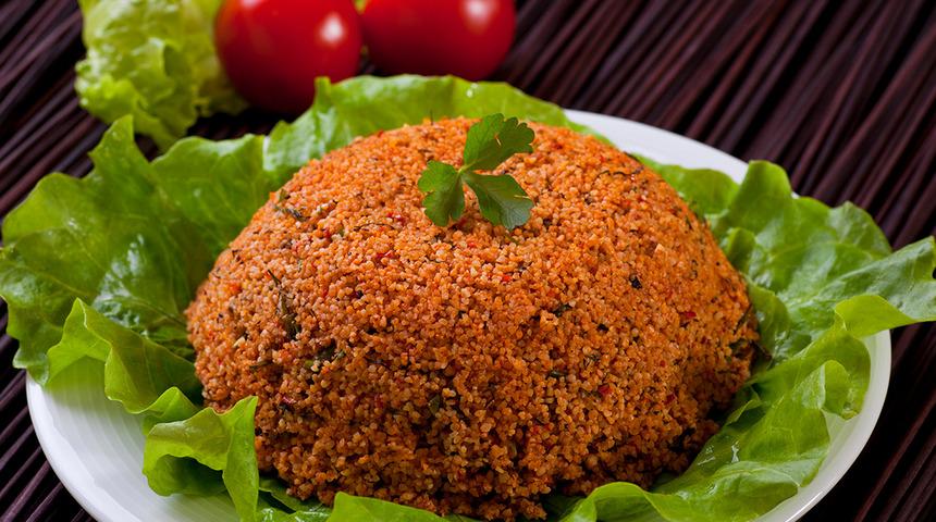 Herkes merak ediyor: Kısırın salçası kavrularak mı konur?