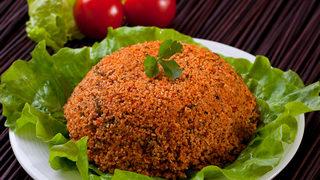 Herkes merak ediyor: Kısırın salçası kavrularak mı konur?