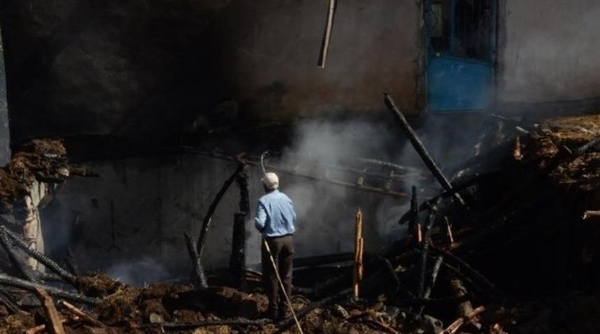 Arguvan’da 4 ev yandı