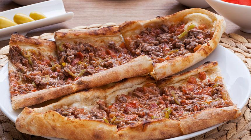 Herkes tarifini isteyecek! Evde karışık pide tarifi