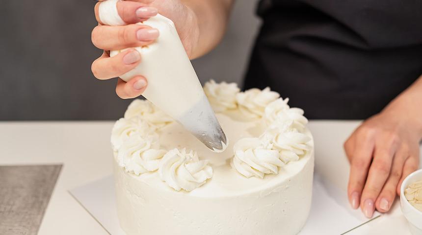 Aynı pastane lezzeti gibi! Nefis pastacı kreması tarifi