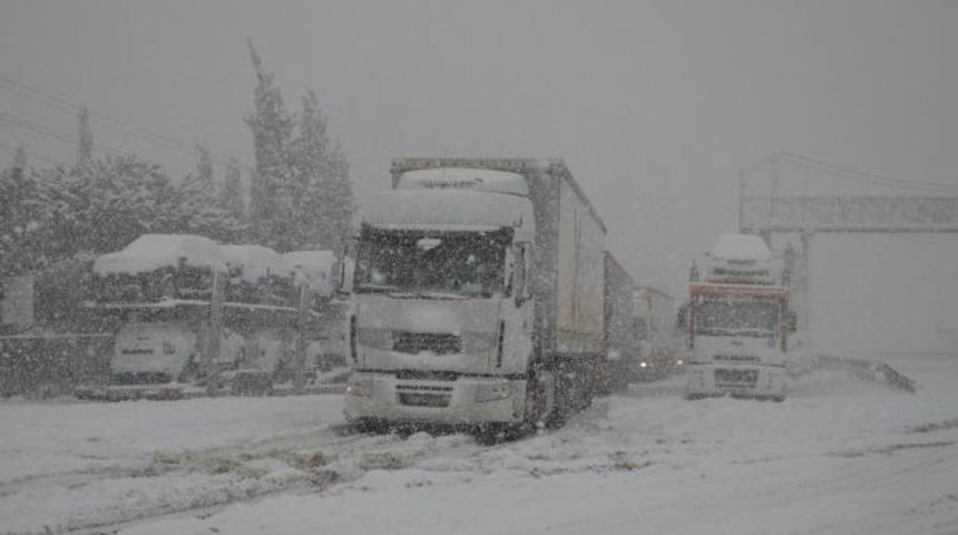 Bursa-İstanbul Karayolu&rsquo;nda kar alarmı