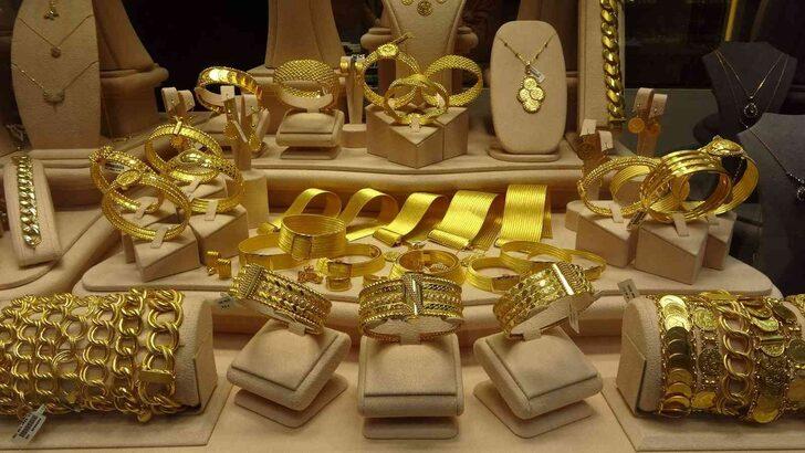 Kuyumculardan çarpıcı altın tahmini! 'Gram altın 1400 lira olacak'