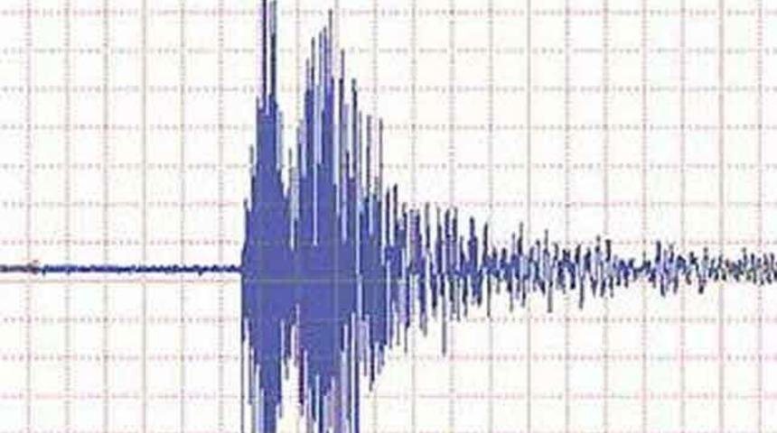 İzmir'de deprem vatandaşları telaşlandırdı
