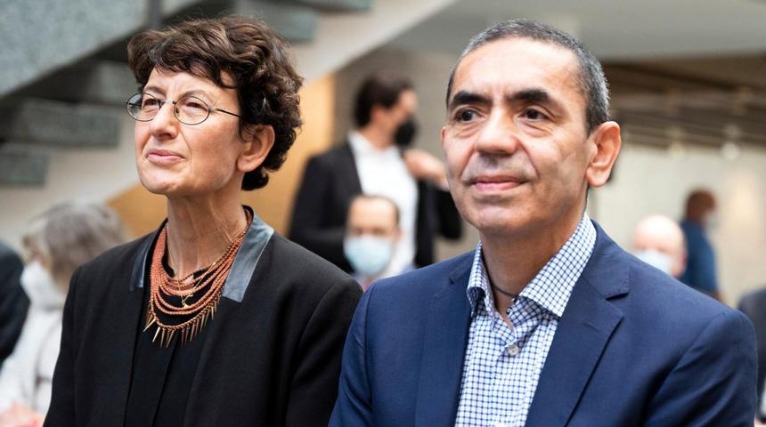 Kanser aşısı çıktı mı? Uğur Şahin ve Özlem Türeci kanser aşısını mı buldu? Uğur Şahin ile Özlem Türeci'nin bulduğu aşı ne zaman kullanılacak?