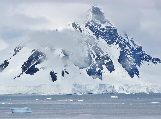 antarktikada-yagan-karda-ilk-defa-mikro-plastik-bulundu_9786_dhaphoto1
